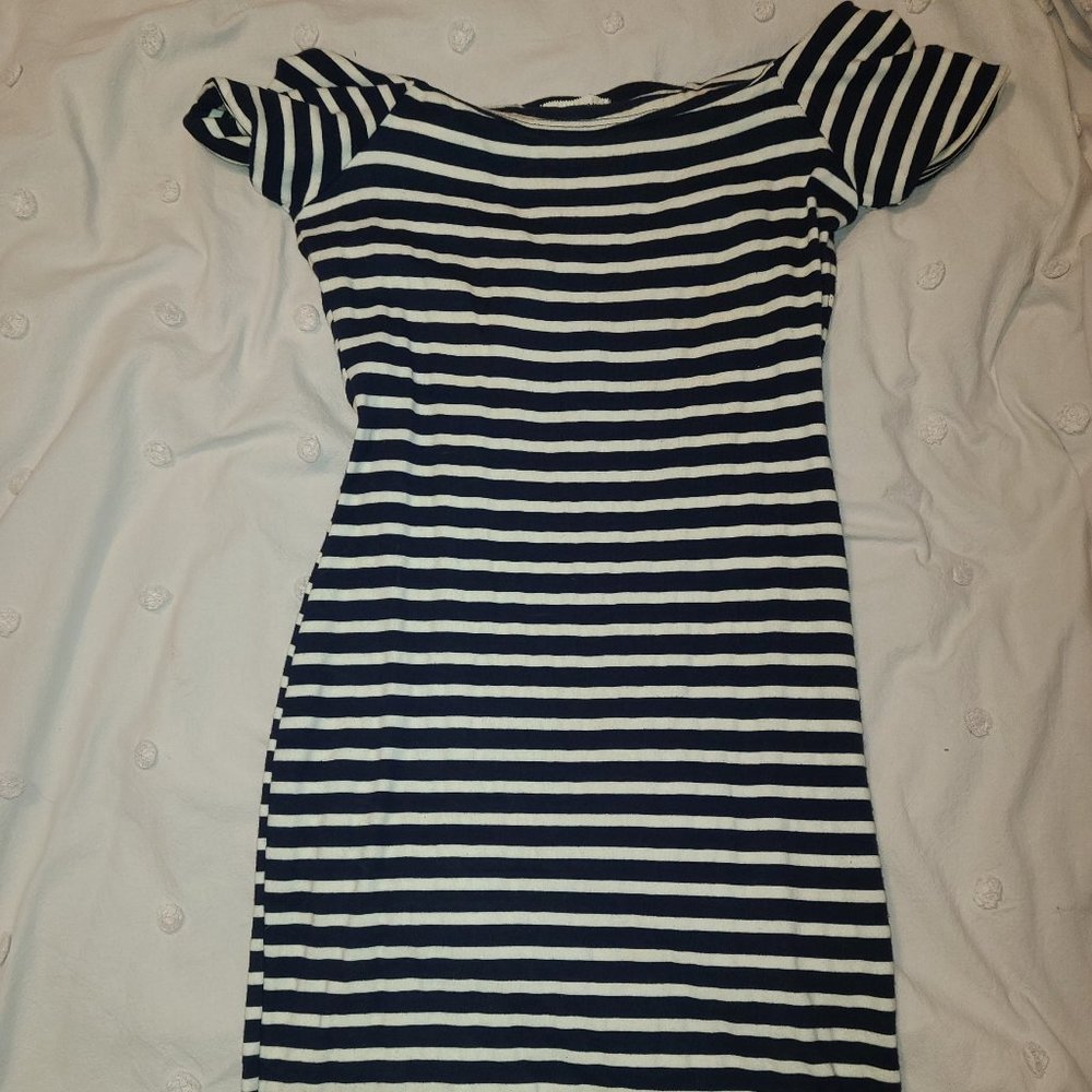 Monteau bodycon dress, off shoulder short sleeves